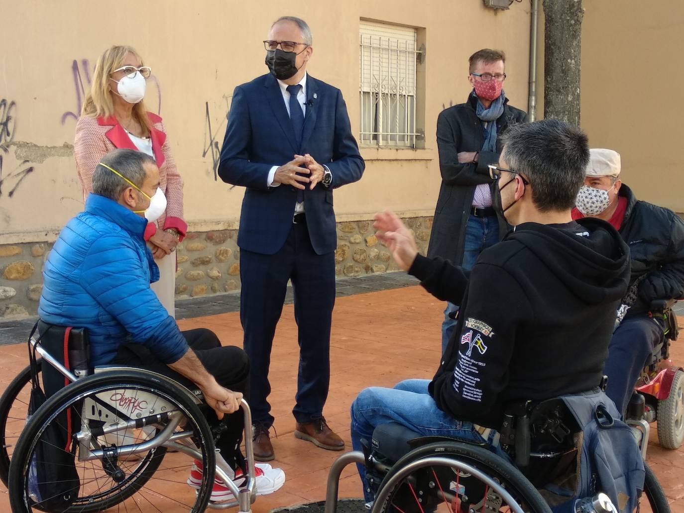 Fotos: Ponferrada invierte 510.000 euros en mejorar la accesibilidad en cinco calles en el barrio del Temple