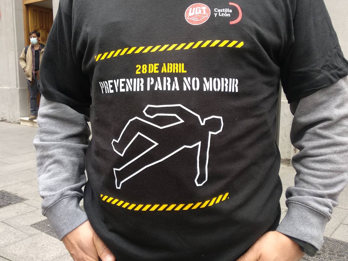 El Bierzo registró más de mil accidentes de trabajo, tres de ellos mortales, a lo largo del último año. Son los datos que han puesto sobre la mesa los sindicatos UGT y CCOO en la comarca coincidiendo con el Día Internacional de la Seguridad y la Salud en el Trabajo y en el que denunciaron que la crisis del Covid-19 ha reducido las medidas de seguridad en las empresas bercianas.