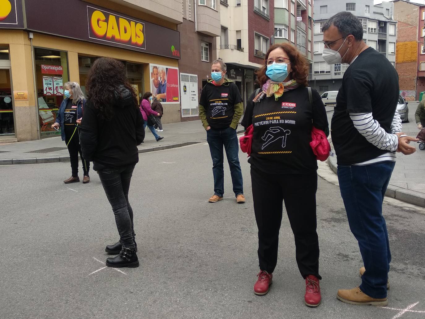 El Bierzo registró más de mil accidentes de trabajo, tres de ellos mortales, a lo largo del último año. Son los datos que han puesto sobre la mesa los sindicatos UGT y CCOO en la comarca coincidiendo con el Día Internacional de la Seguridad y la Salud en el Trabajo y en el que denunciaron que la crisis del Covid-19 ha reducido las medidas de seguridad en las empresas bercianas.