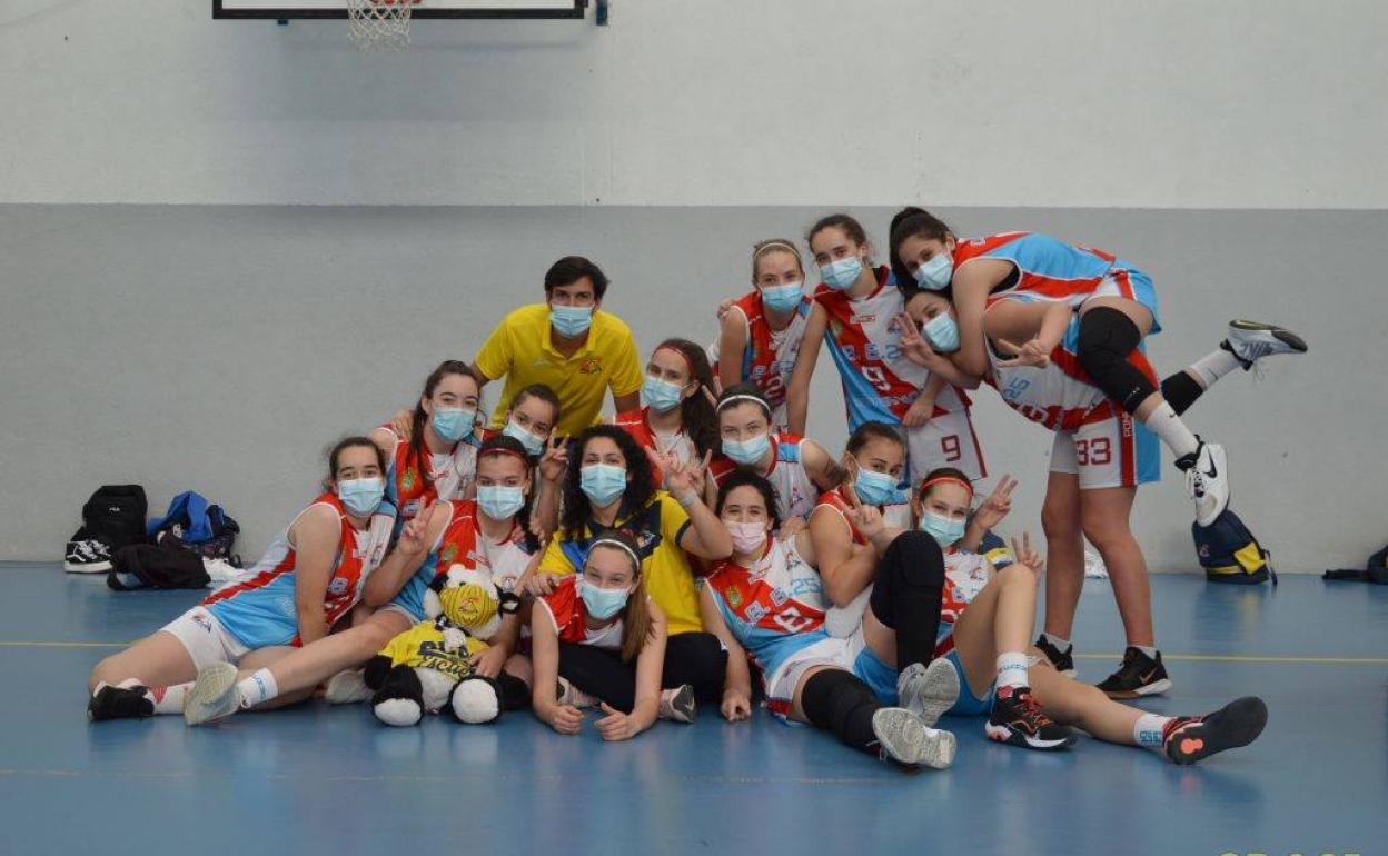 Equipo cadete femenino del 6,25.
