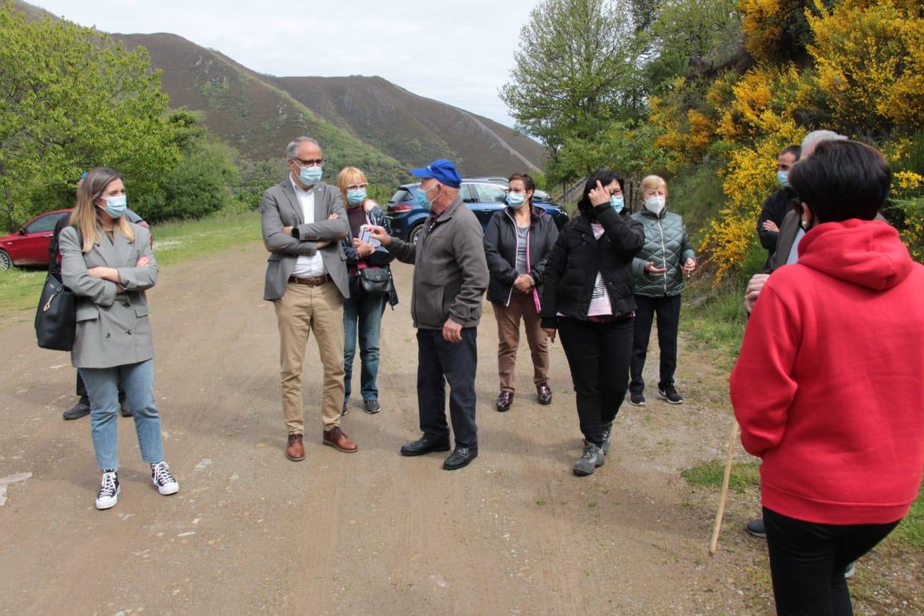 Fotos: El alcalde de Ponferrada visita San Esteban y San Adrián de Valdueza