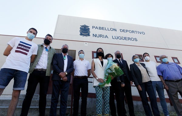 Acto de homenaje y nominación del pabellón polideportivo de Fuentesnuevas, dedicado a la atleta Nuria Lugueros. 