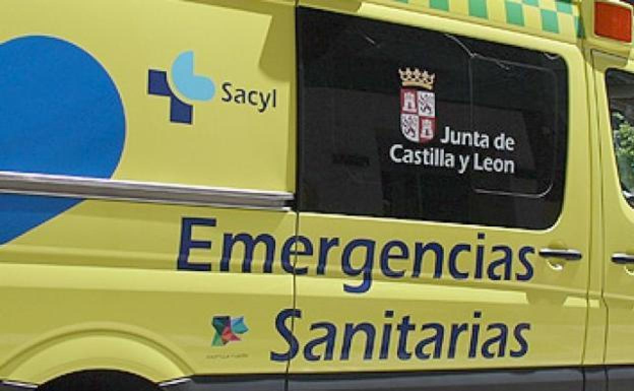 Imagen de una ambulancia del Sacyl.