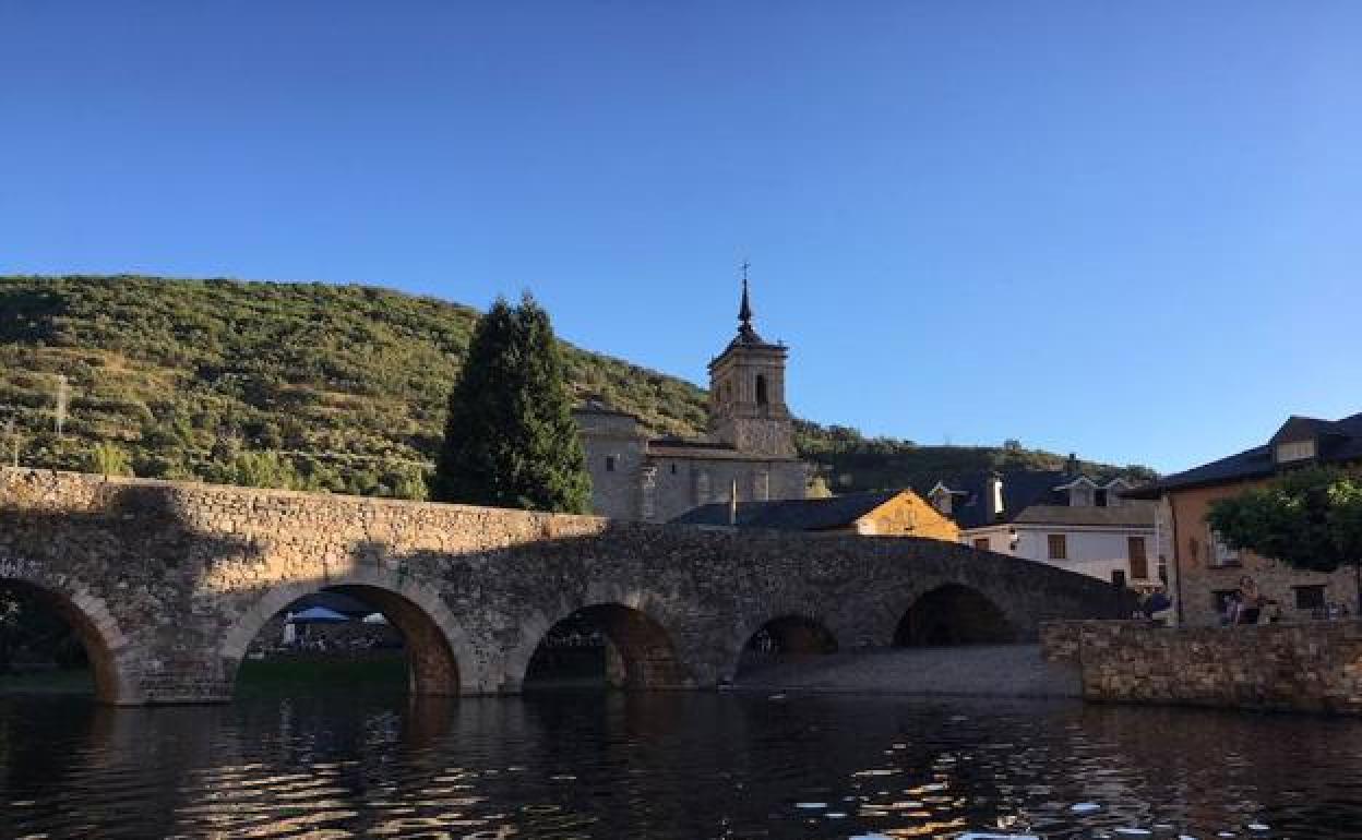 Imagen de la localidad berciana de Molinaseca.