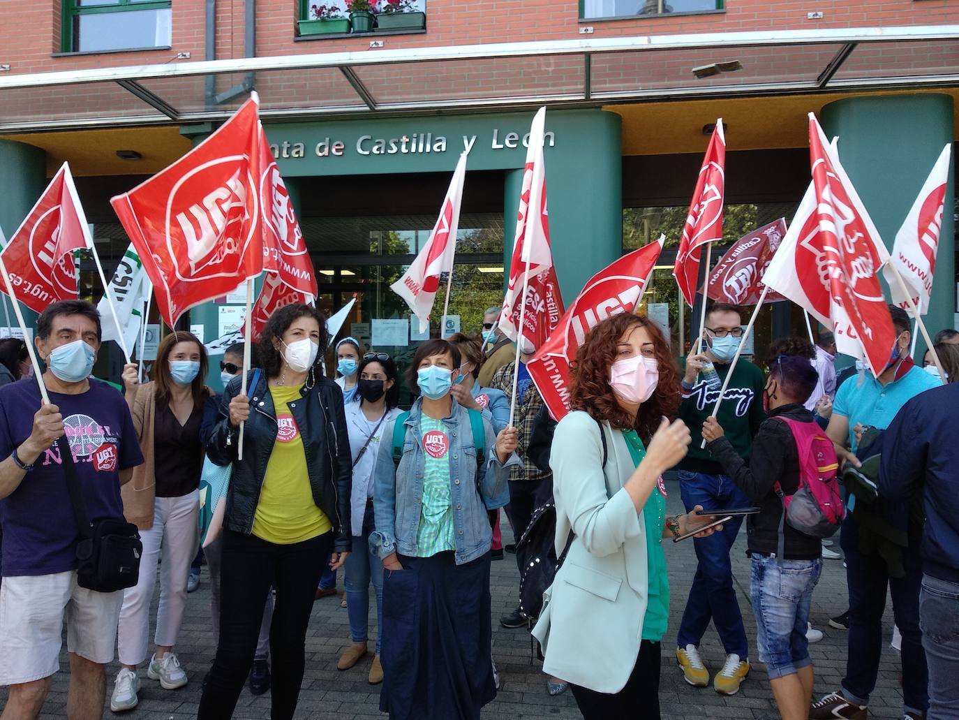 Protesta contra el cierre de la Escuela Hogar de Ponferrada.