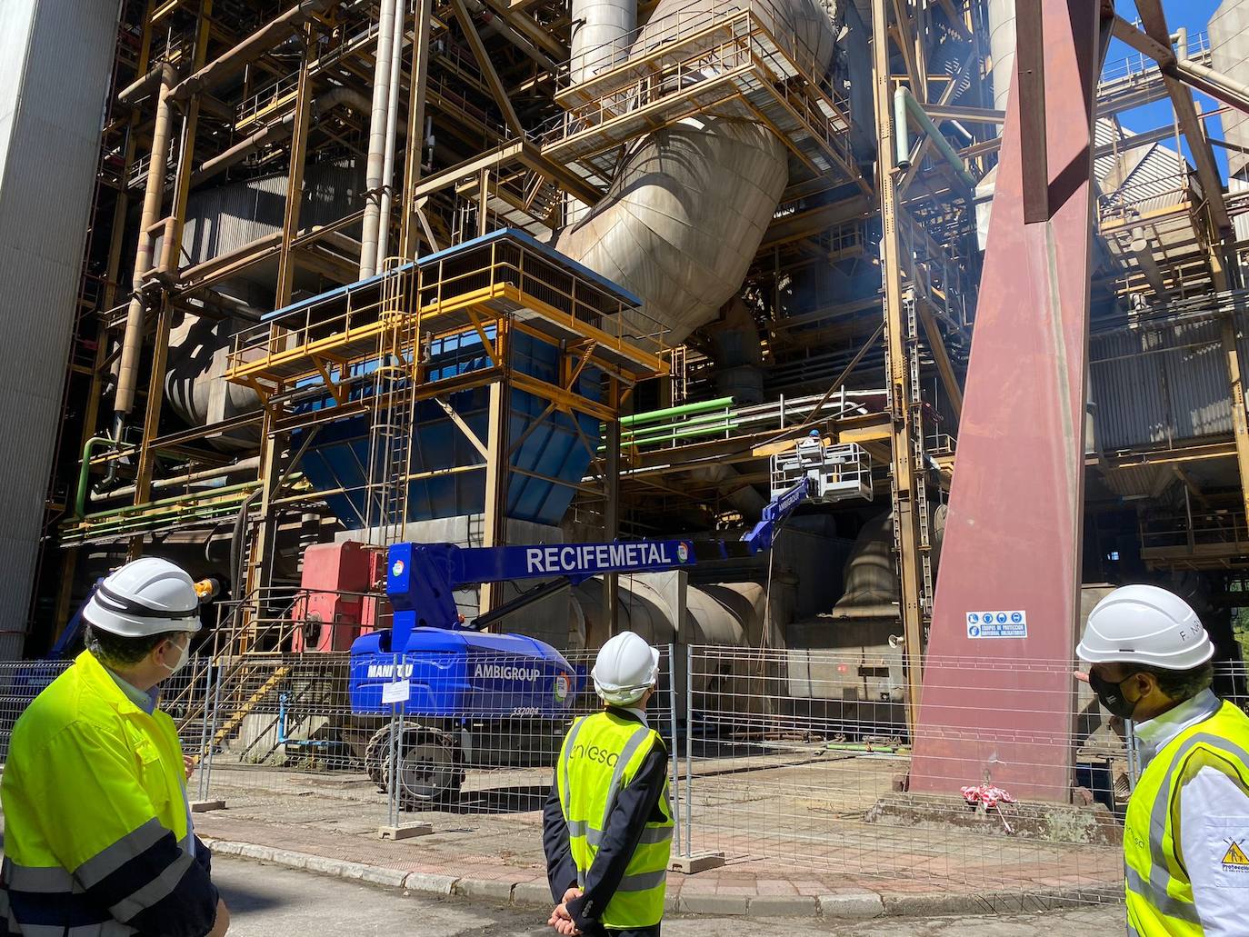 Obras de desmantelamiento de la central térmica de Compostilla II de Cubillos del Sil. 