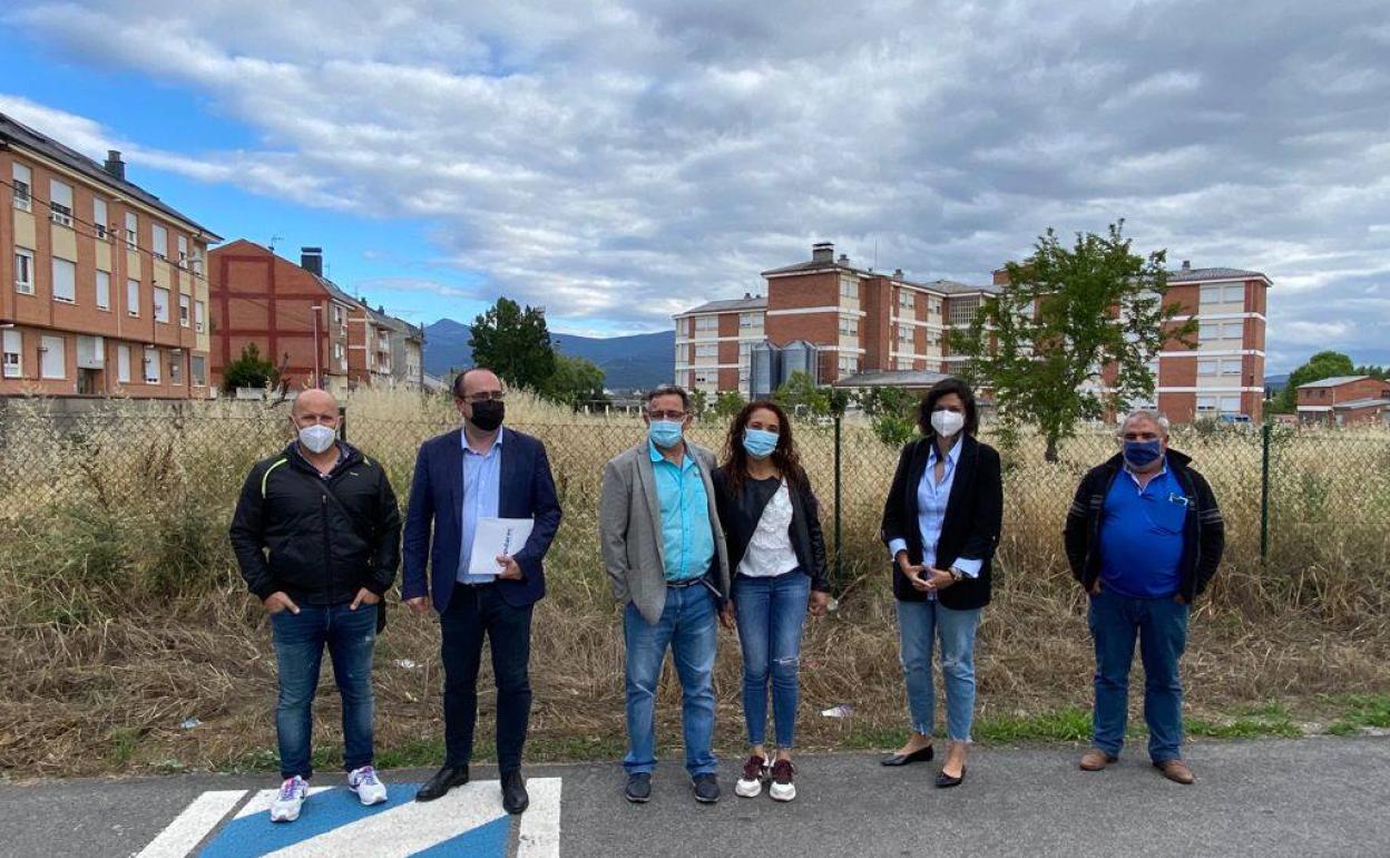 Visita de los concejales del PP a Fuentesnuevas.