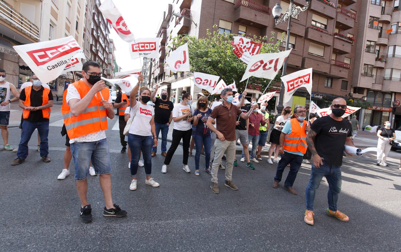 Fotos: Concentración de trabajadores de la factoría LM