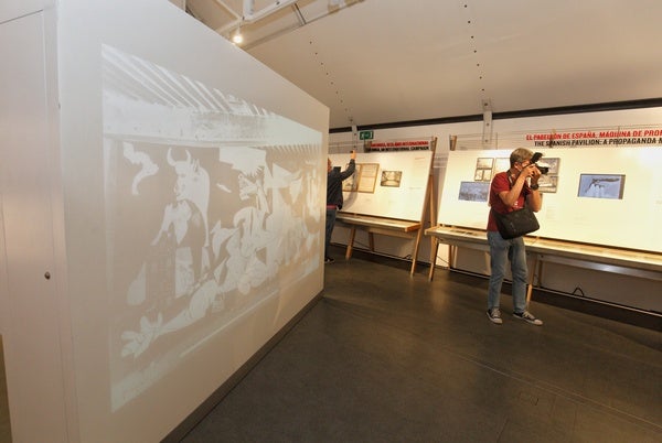 Inauguración de la exposición 'Picasso. El viaje del Guernica'. 