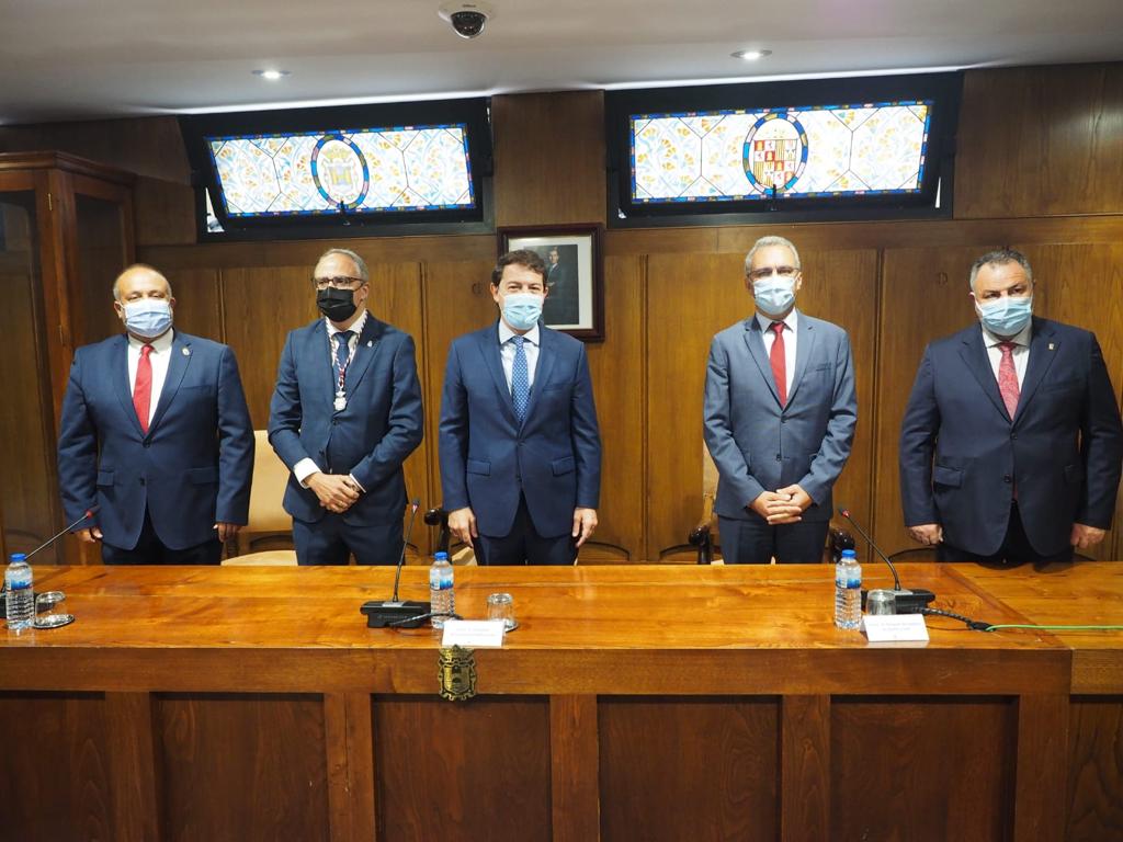 El presidente de la Junta participa en el acto institucional del LXIII Día del Bierzo.