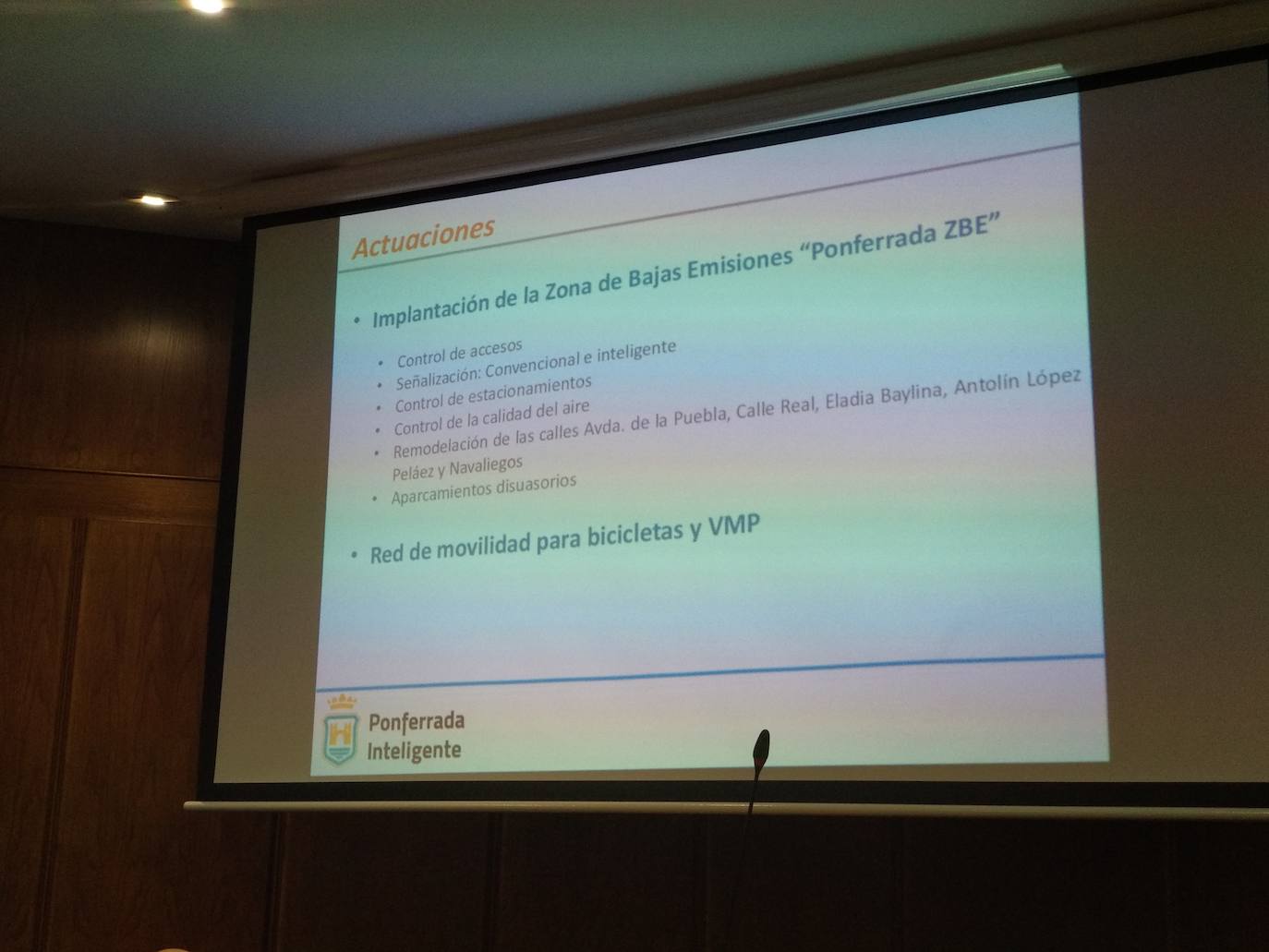 Presentación del proyecto 'Ponferrada 4.0 Aire Limpio y Calidad de Vida' en el Ayuntamiento.