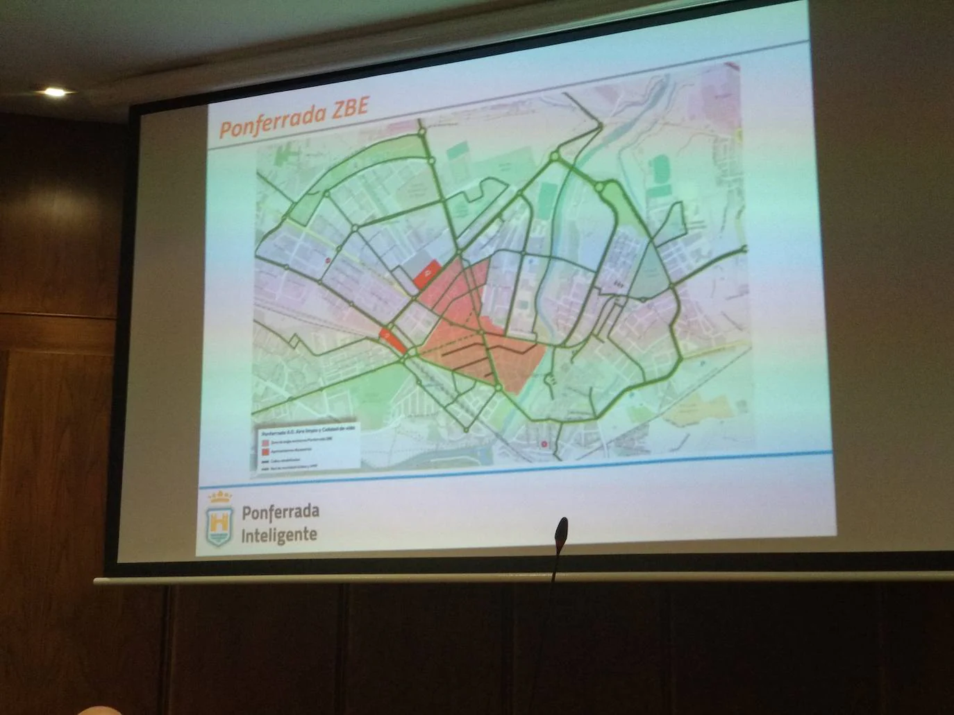 Presentación del proyecto 'Ponferrada 4.0 Aire Limpio y Calidad de Vida' en el Ayuntamiento. 