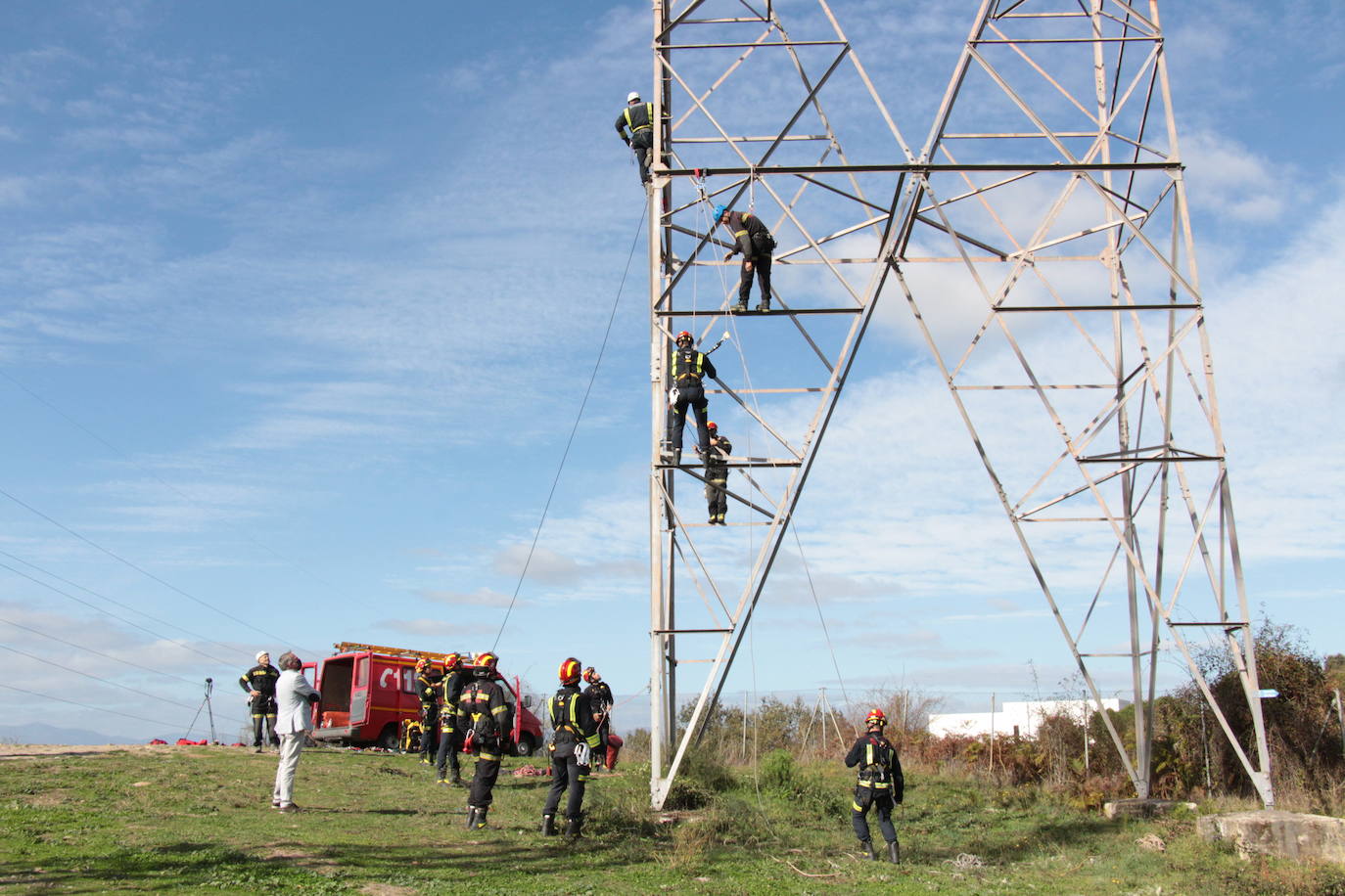 Fotos: Curso de rescate en altura de los bomberos de Ponferrada