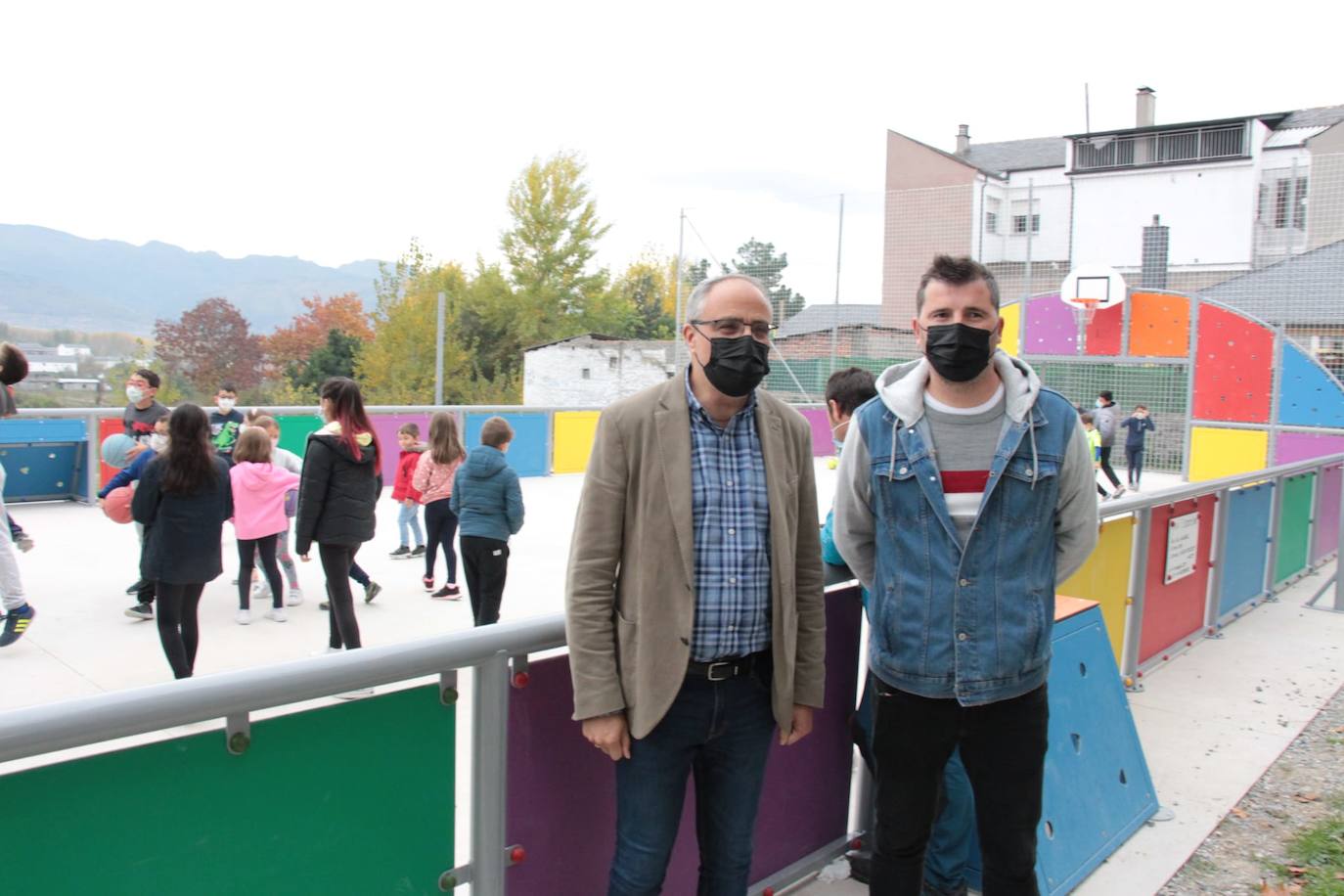 Fotos: Inaguración de una pista polideportiva en La Placa