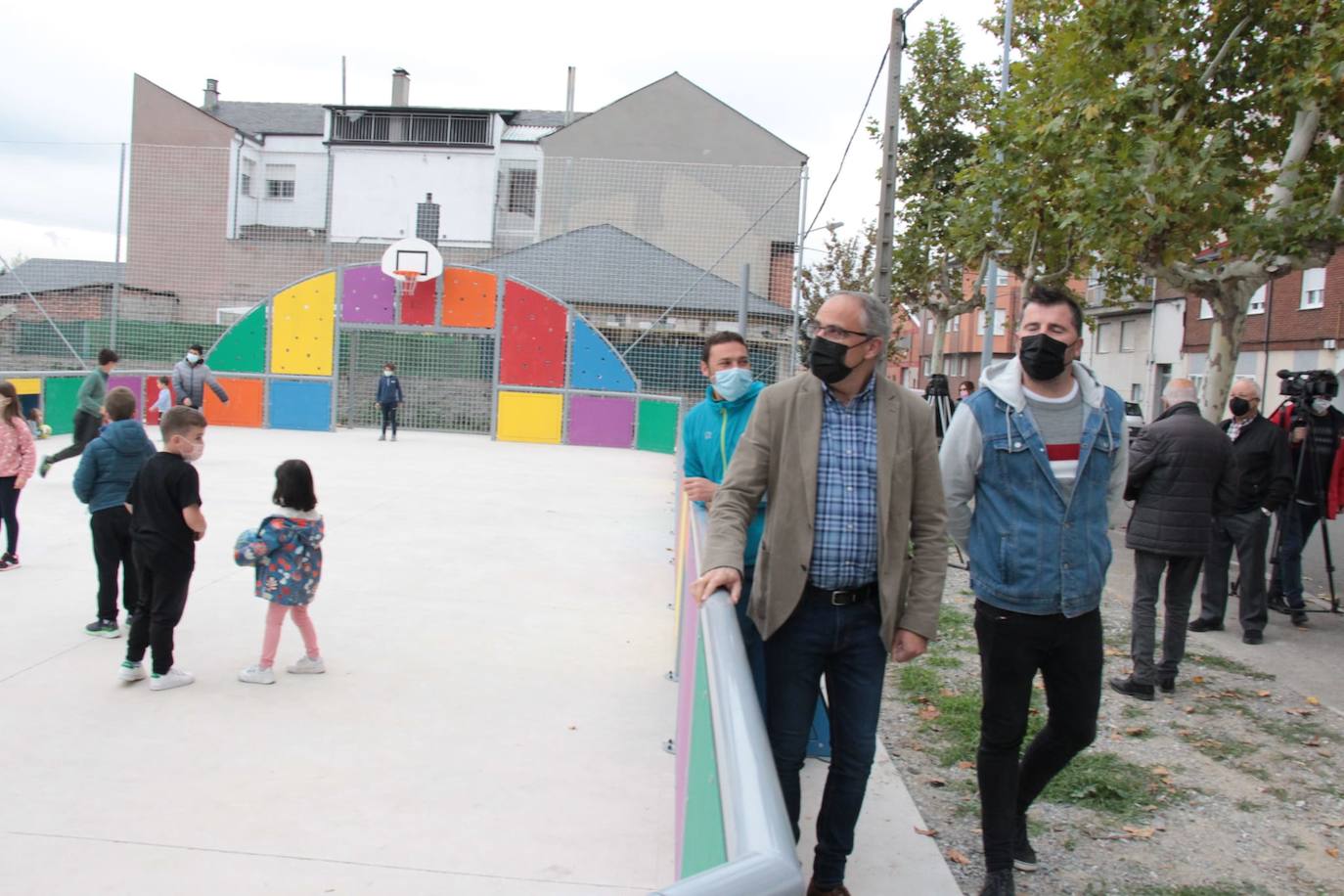 Fotos: Inaguración de una pista polideportiva en La Placa