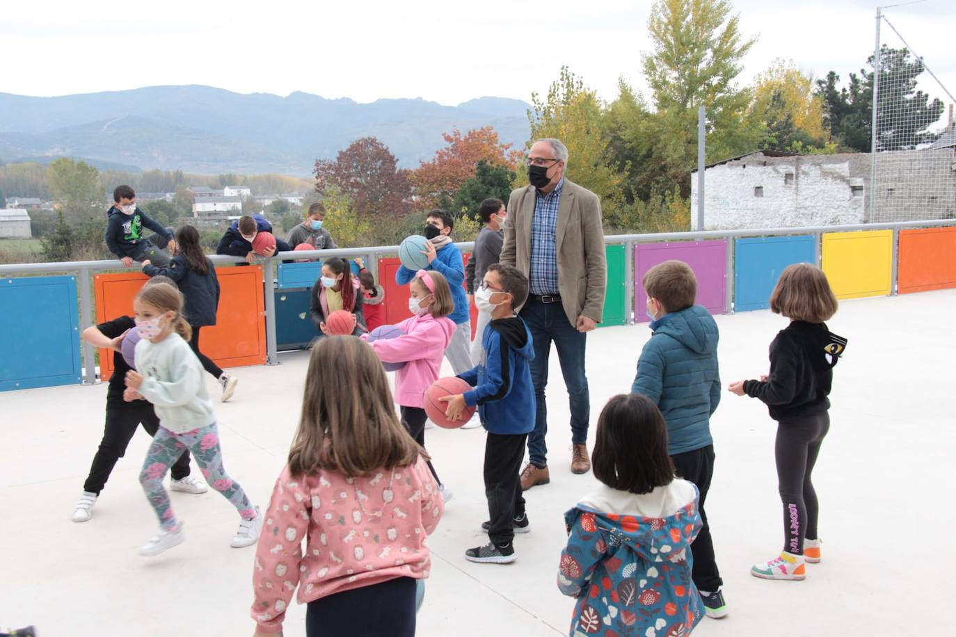 Fotos: Inaguración de una pista polideportiva en La Placa