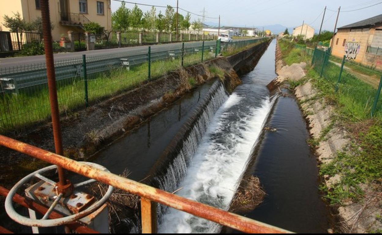 Canal Bajo del Bierzo. 