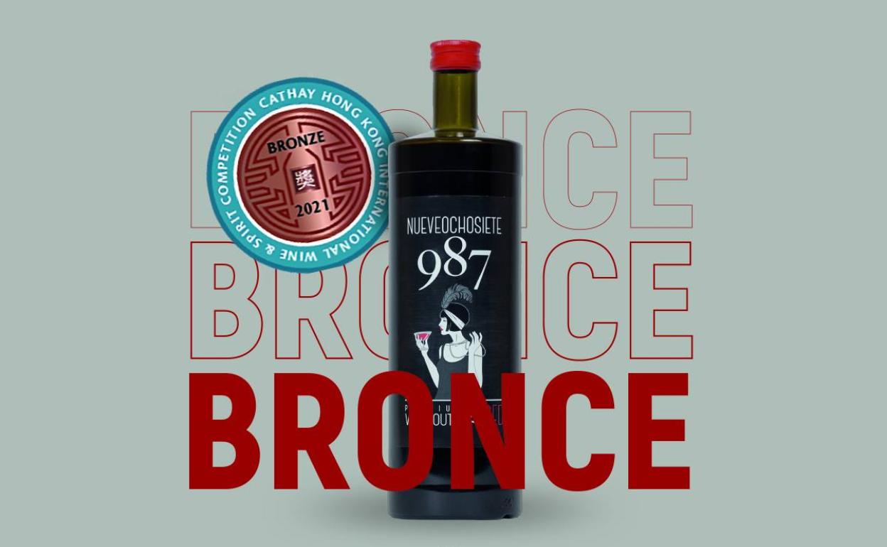 El vermouth premium con origen Bierzo de la marca 987 Spirits Drinks gana un bronce en los premios Cathay Pacific Hong Kong.