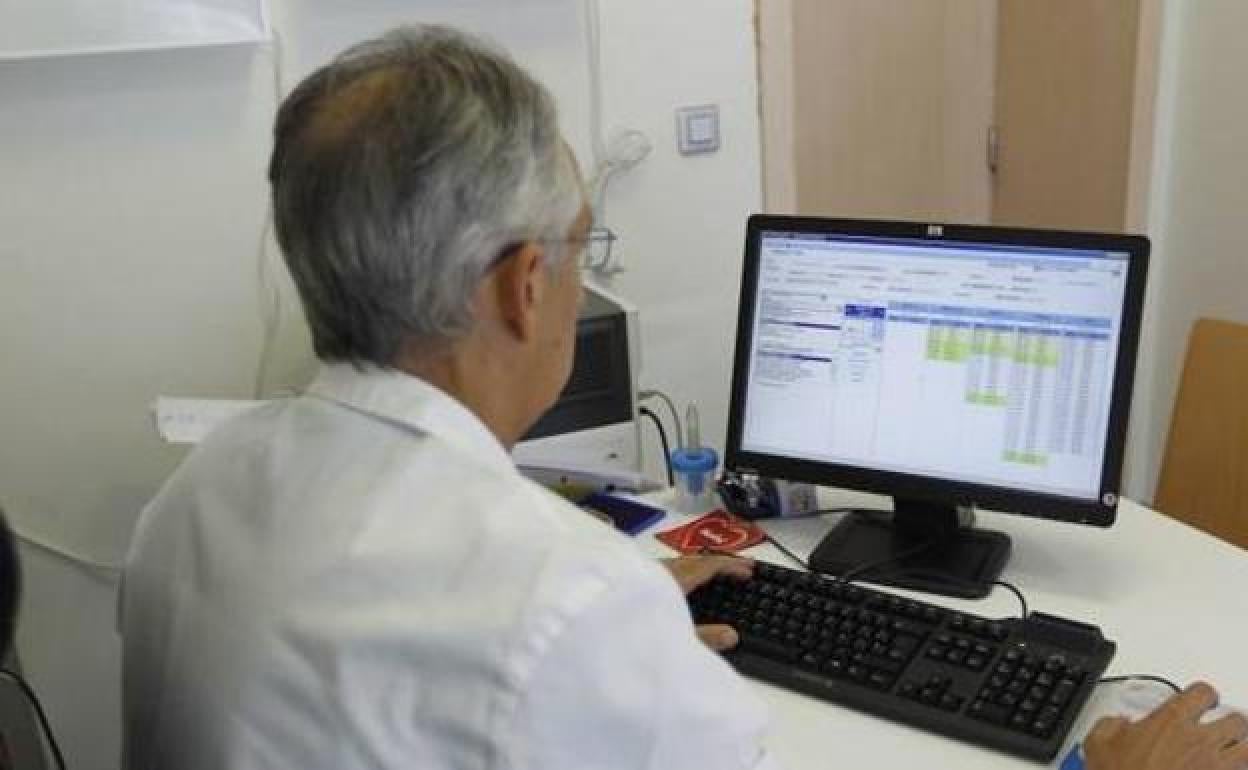 El Bierzo sufre un importante déficit en el número de estos profesionales ante el rechazo de las plazas por parte de los aspirantes.