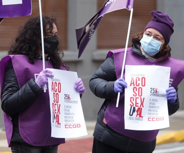 Concentración en Ponferrada con motivo del día contra la violencia de género.