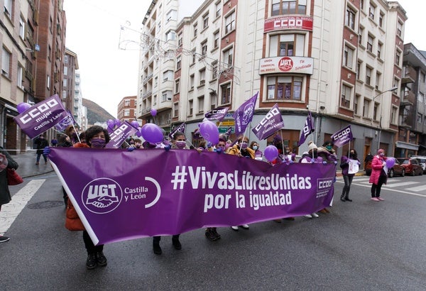 Concentración en Ponferrada con motivo del día contra la violencia de género.