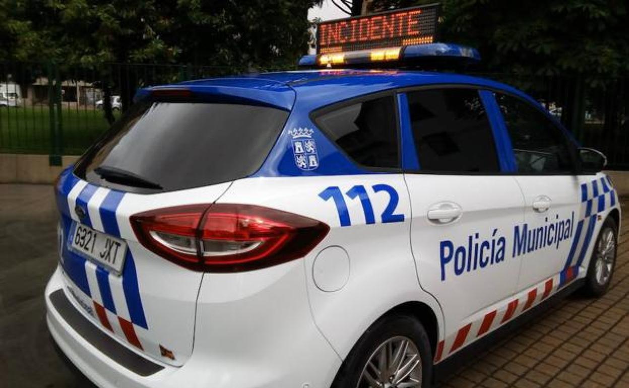 Coche patrulla de la Policía Municipal de Ponferrada.