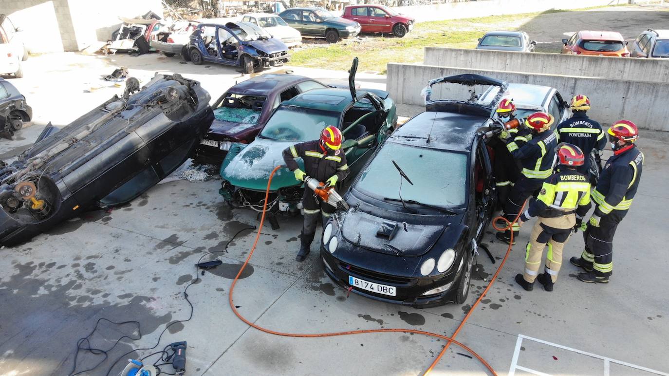 Fotos: Curso de rescate en accidentes de tráfico en Ponferrada