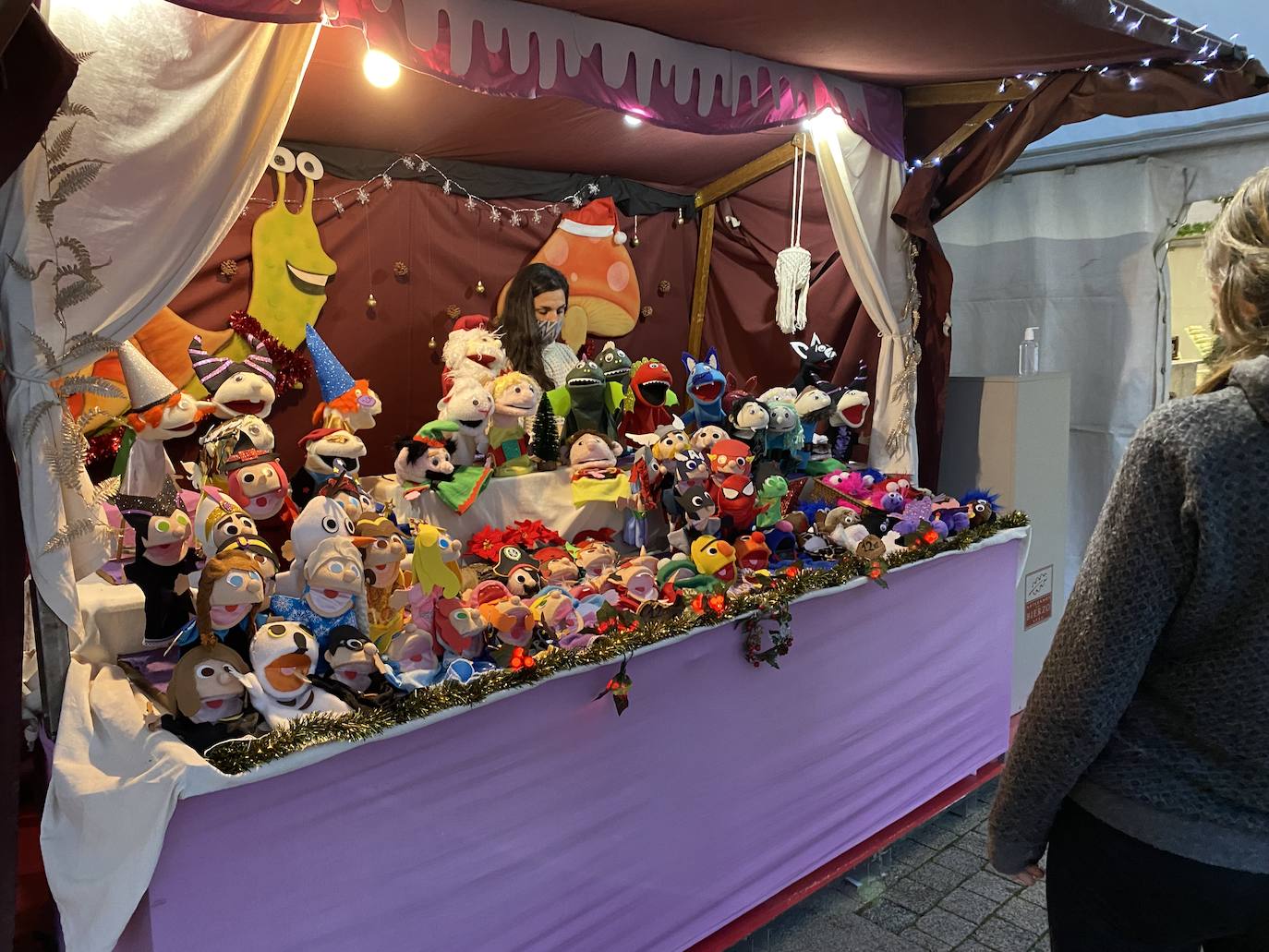 Fotos: Visita de Papá Noel y Mercadillo Navideño