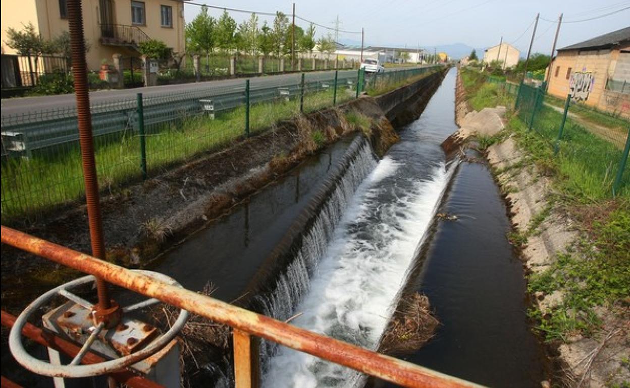 Canal Bajo del Bierzo. 