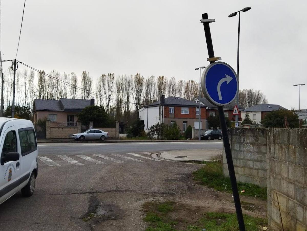 Nuevas placas con el nombre de calles en Santo Tomás de las Ollas.