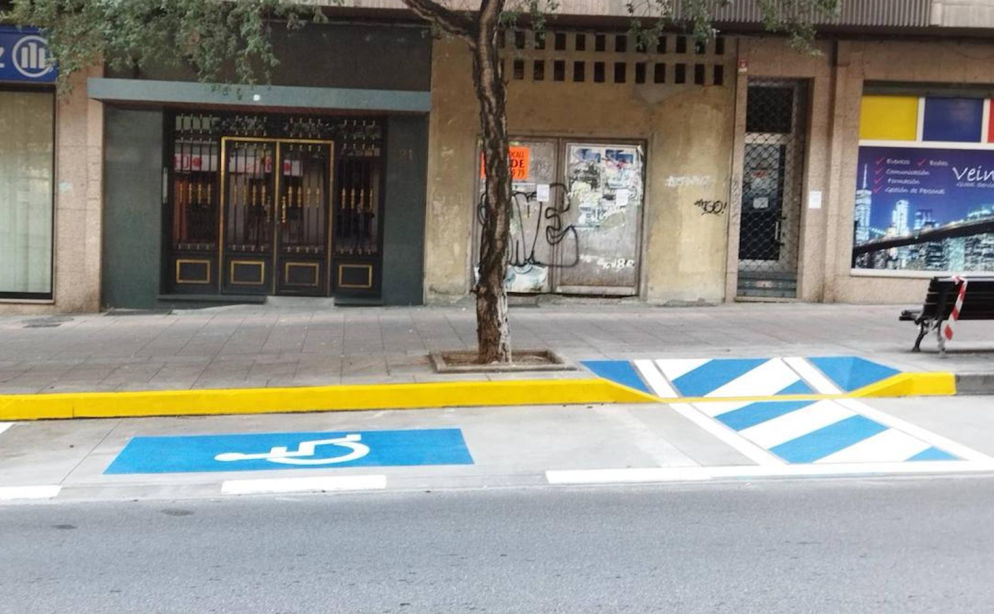 Nueva reserva de estacionamiento para personas con movilidad reducida (PMR) en la calle General Vives.