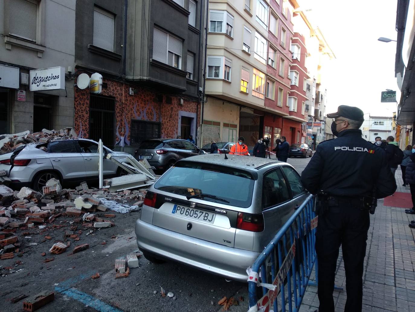 Exploción intencionada en un edificio de la calle Alcón de Ponferrada.