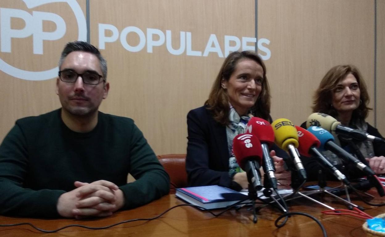 Imagen de archivo de los concejales del PP en Bembibre. 