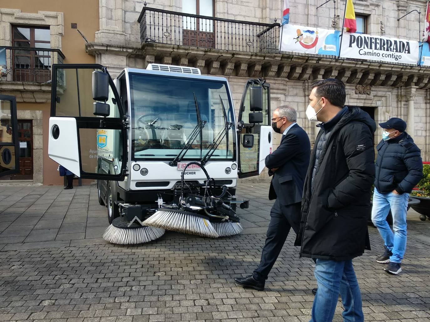 Ponferrada adquiere dos nuevas barredoras para el servicio de limpieza viaria.