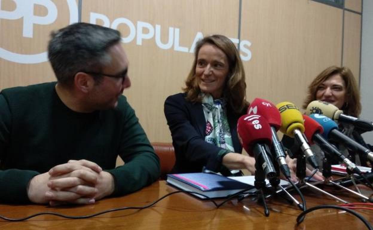 Imagen de los concejales del PP en el Ayuntamiento de Bembibre.