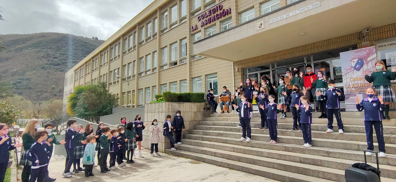 Fotos: &#039;Educando para la paz&#039; en el colegio La Asunción