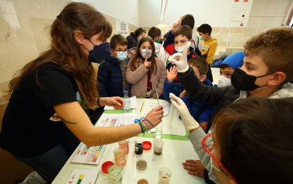 Inauguración de la muestra Expociencia 2022 en el Campus de Ponferrada.