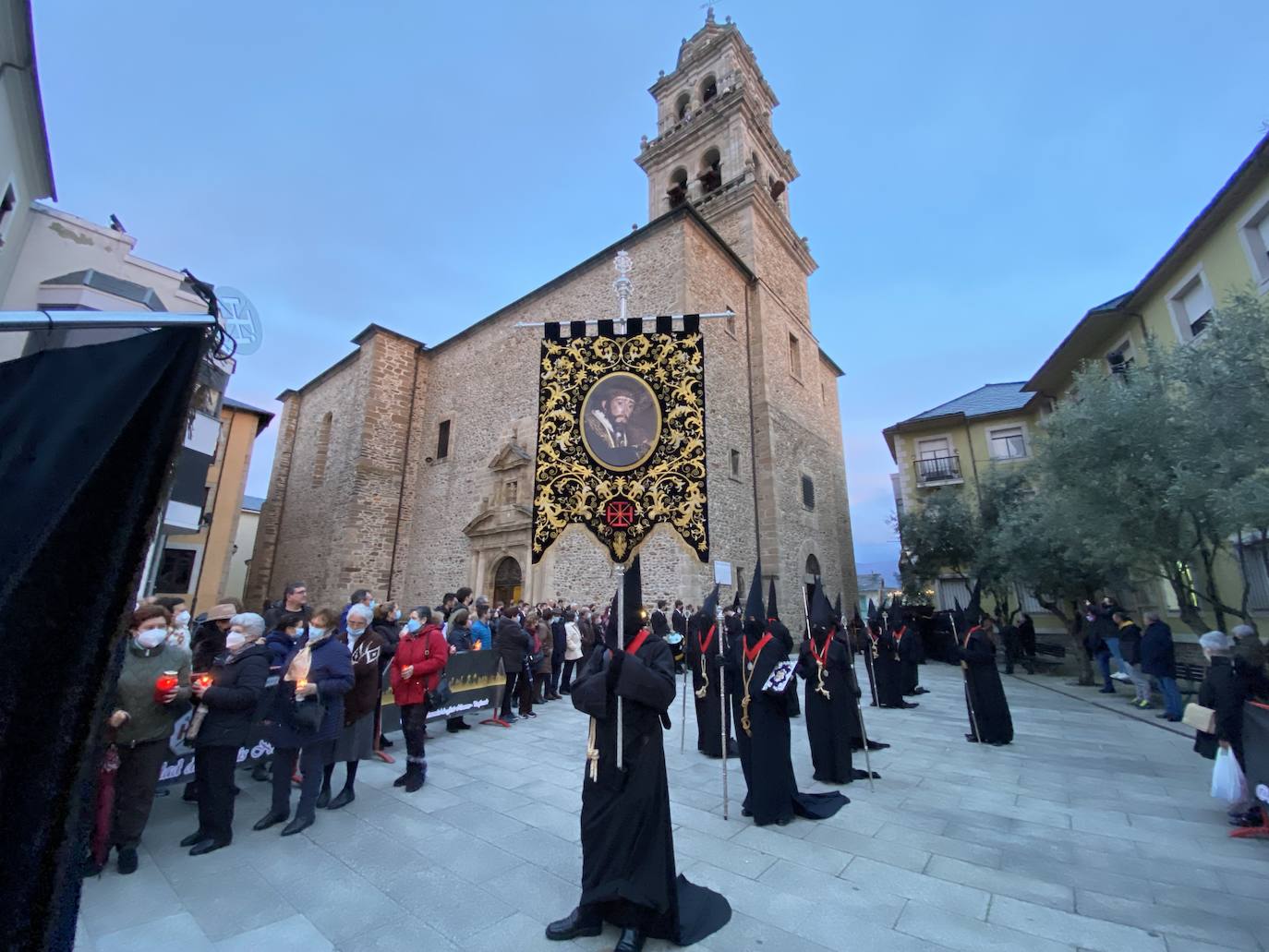 Fotos: Procesión de la Dolorosa en Ponferrada