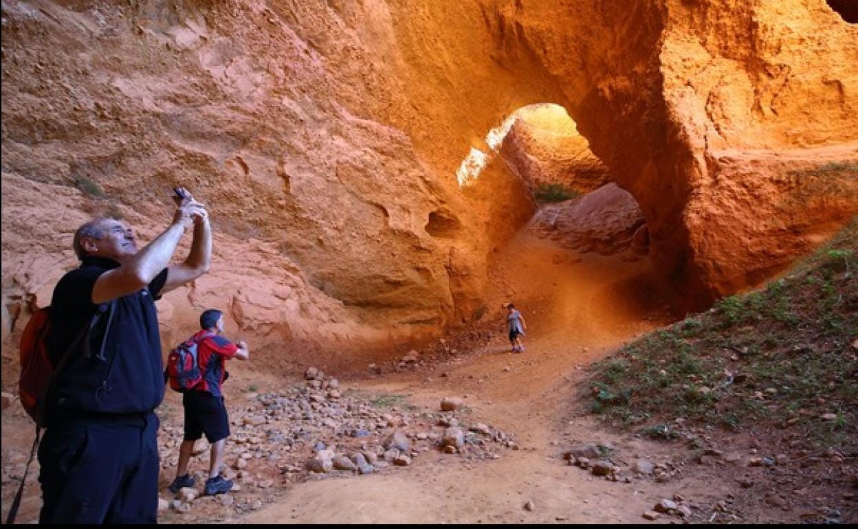 Visitantes en Las Médulas.