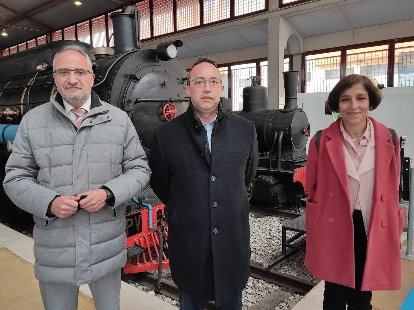 El gerente de la Fundación de los Ferrocarriles Españoles visita el Museo del Ferrocarril de Ponferrada.