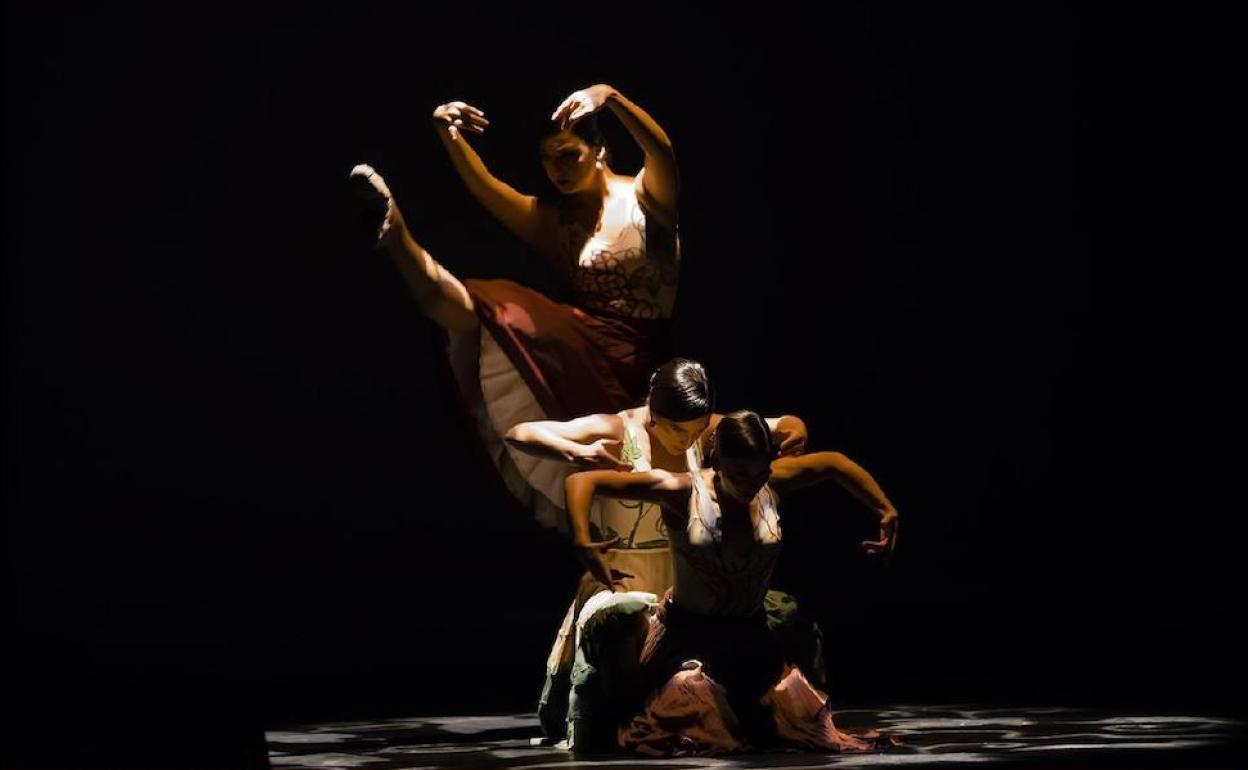 La compañía vallisoletana Arvine Danza presenta 'Íbera' en el teatro Benevivere.