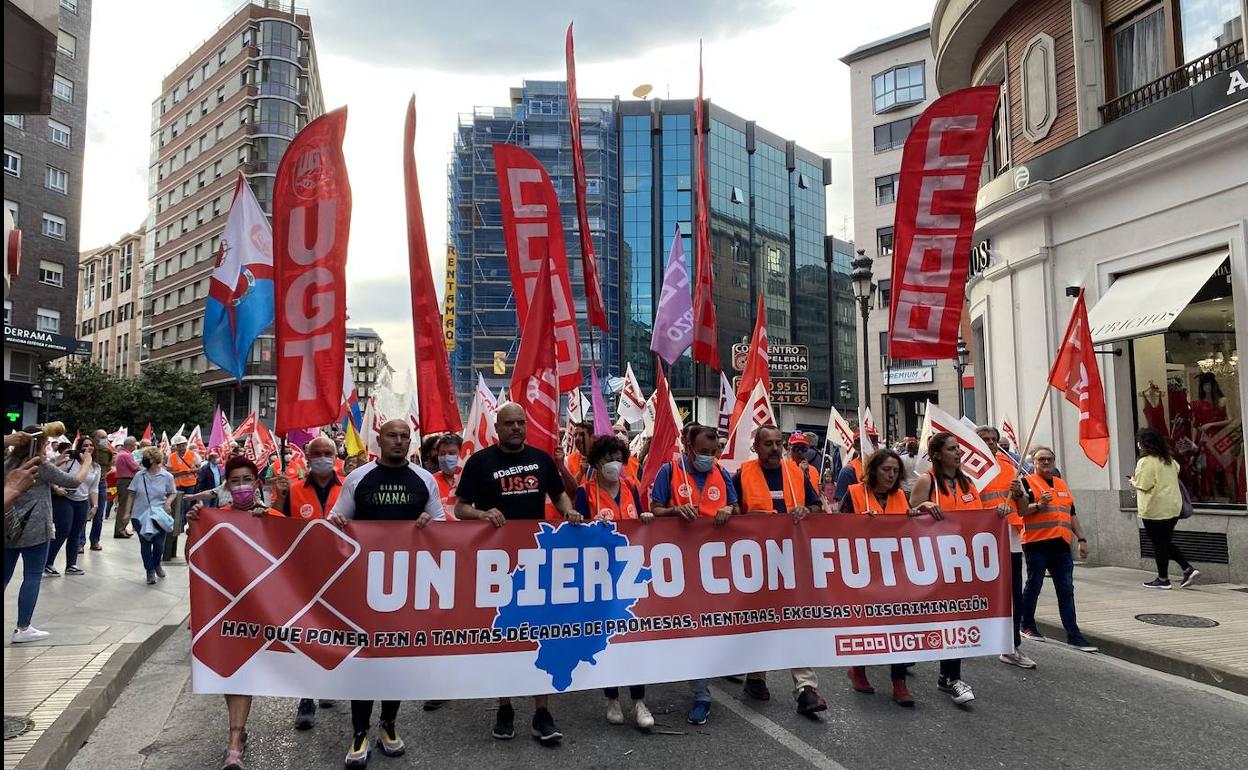 Imagen de la salida de la manifestación en Ponferrada.