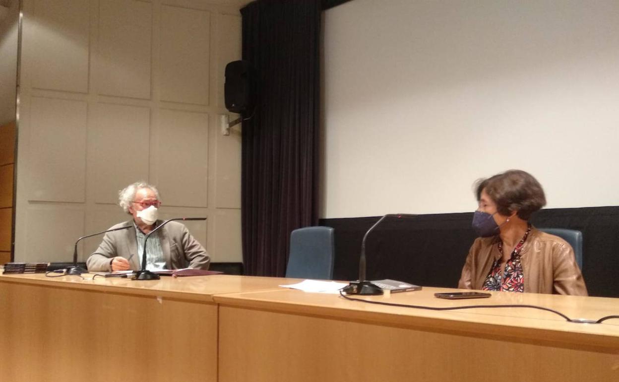 Imagen de la presentación de la novela 'Historias de amor y desamor'