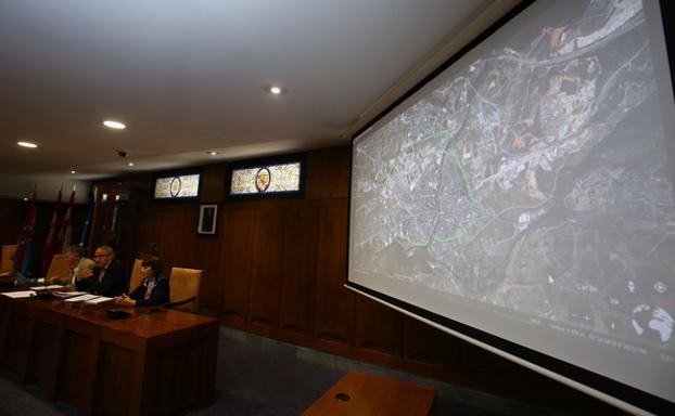 El proyecto de Anillo Verde, presentado en el Ayuntamiento de la capital berciana.
