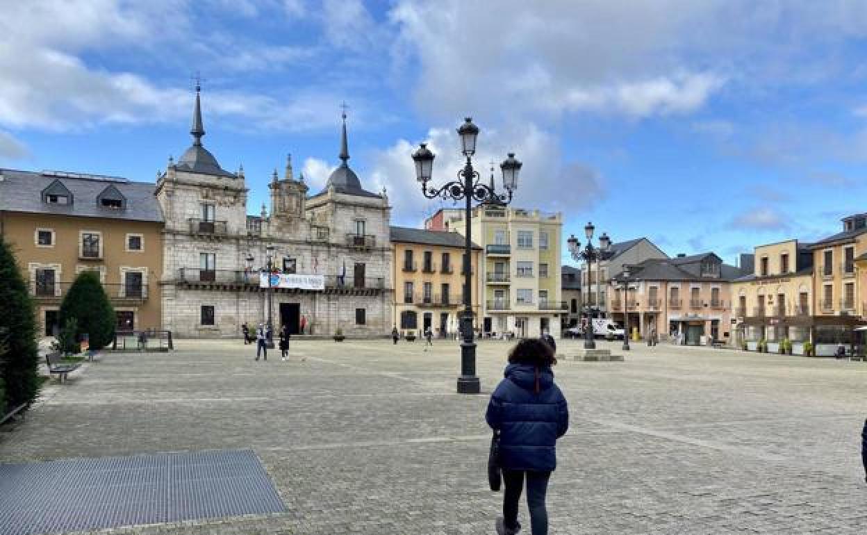 El Procurador del Común sugiere al Ayuntamiento de Ponferrada que elabore una ordenanza que regule la ocupación de espacios públicos
