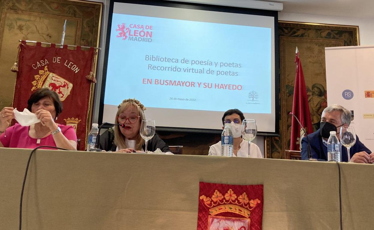 La Casa de León en Madrid acoge la presentación del proyecto de la biblioteca de poesía y poetas en Busmayor.