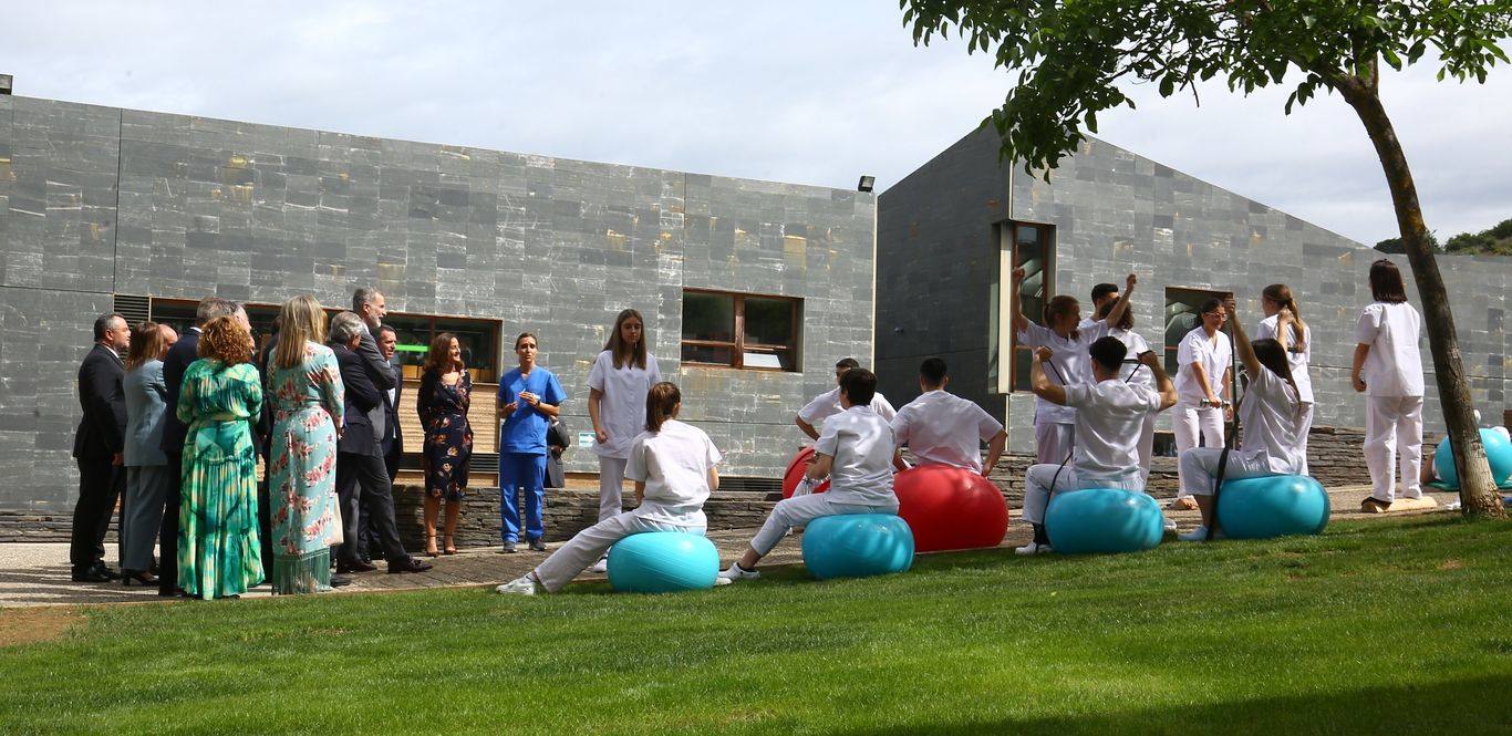 Felipe VI revivindica a El Bierzo en una visita histórica. El monarca llega a la capital del Bierzo 25 años después de que pisara la misma tierra como príncipe. El rey preside el acto de clausura del XXV Aniversario del Campus de Ponferrada de la Universidad de León.