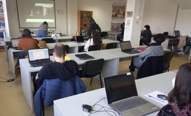 Participantes en una de las ediciones de la Lanzadera de Empleo de Ponferrada.