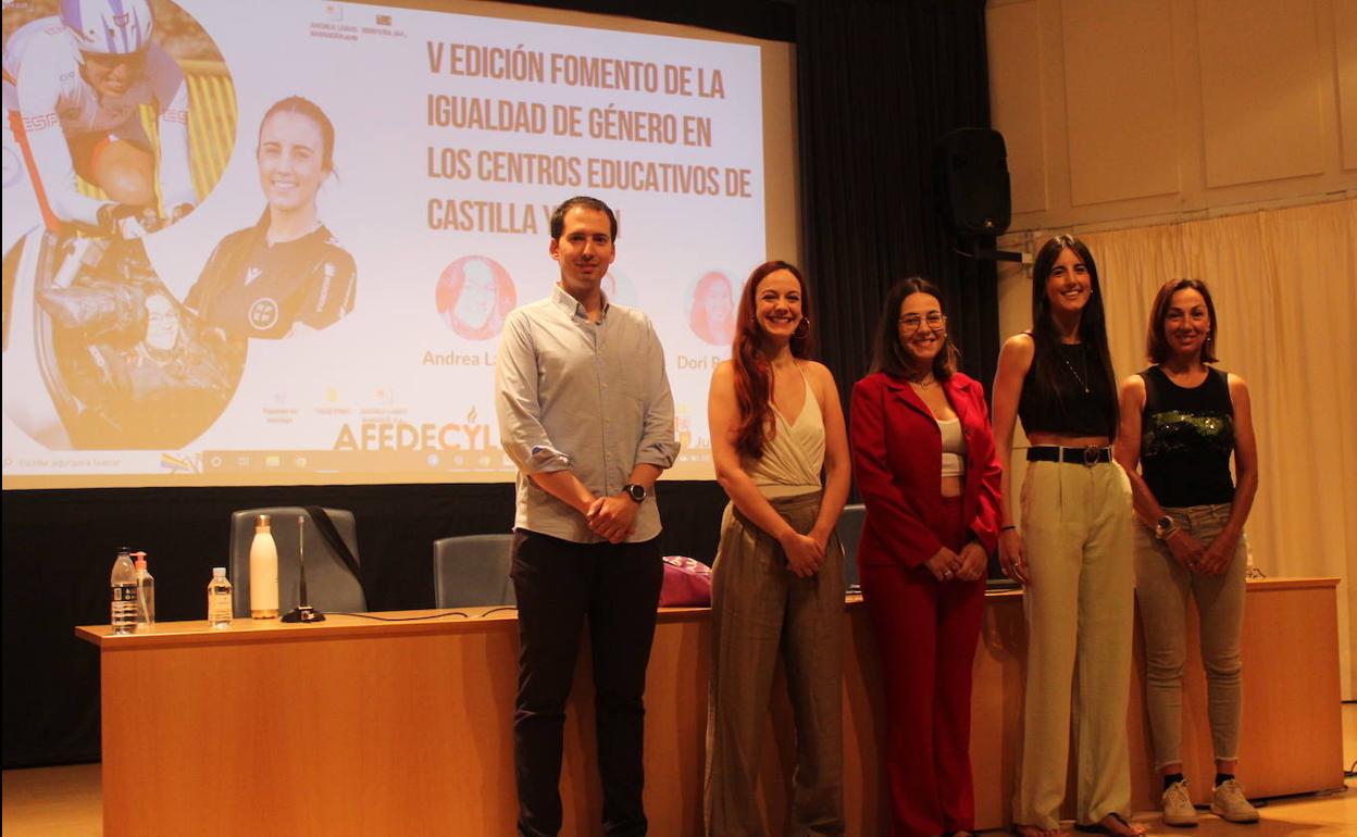 Las deportivas, en la jornada de fomento de la igualdad de género en los centros educativos.