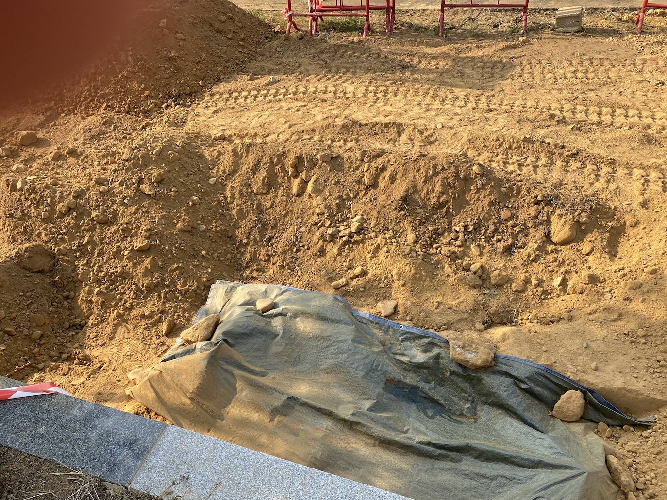 Fotos: Restos localizados en el cementerio de Fuentesnuevas